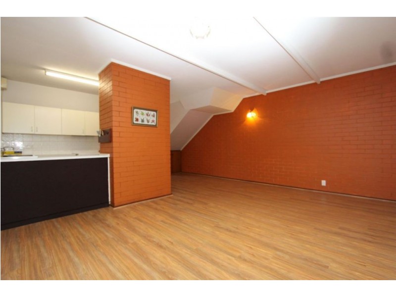 7/8 Creery Street, Dudley Park WA 6210