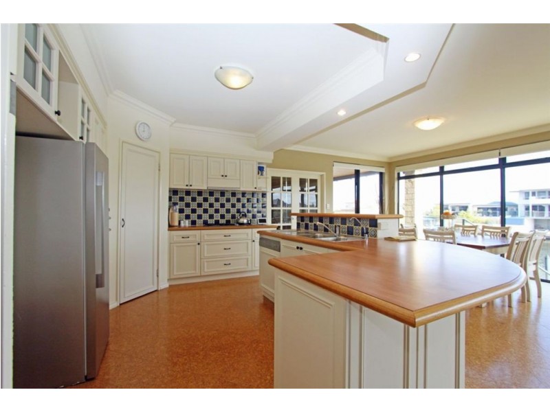 42 Sandpiper Island Retreat, Wannanup WA 6210
