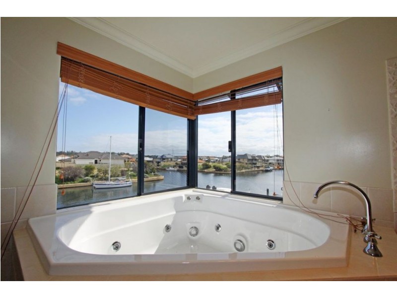 42 Sandpiper Island Retreat, Wannanup WA 6210