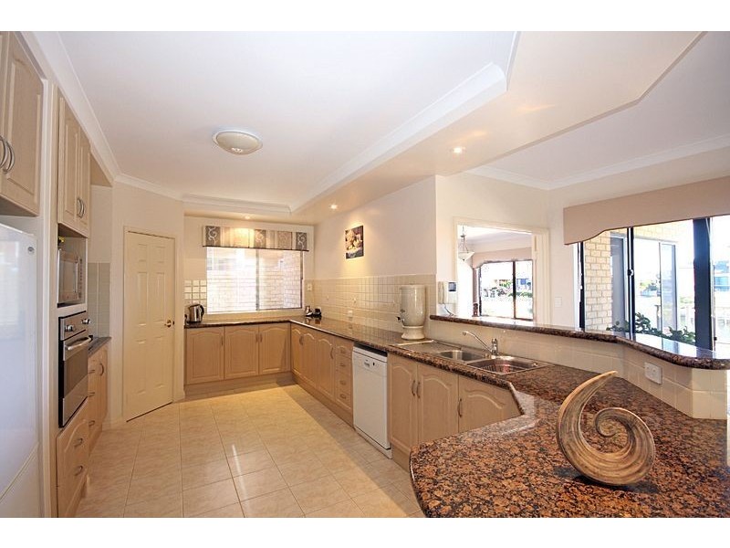 60 Aztec Island Retreat, Halls Head WA 6210