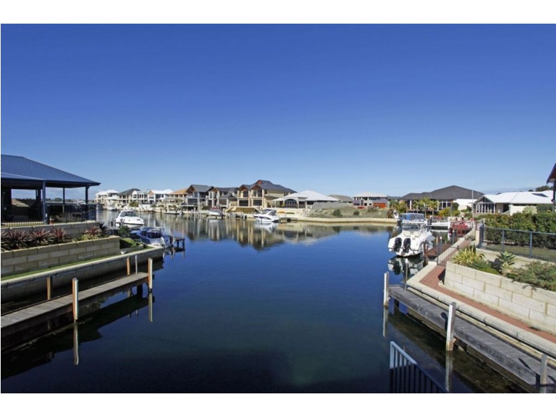 1 Nyari Court, Halls Head WA 6210