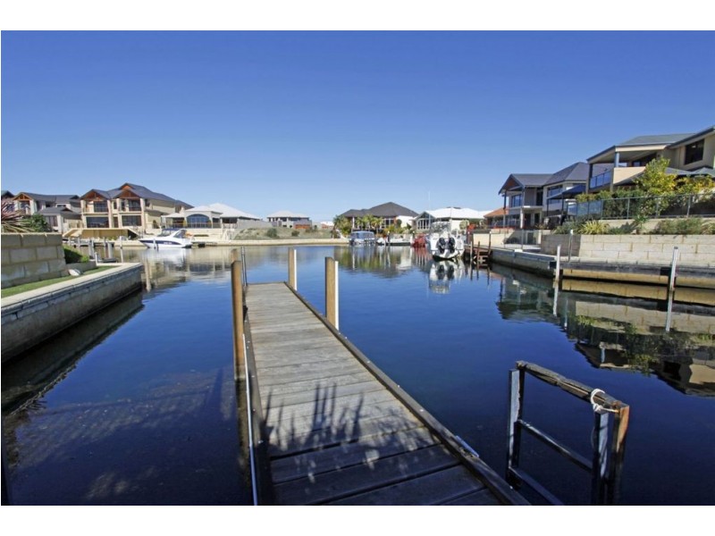 1 Nyari Court, Halls Head WA 6210