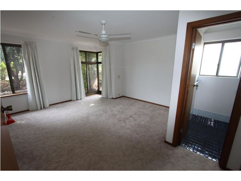 33 Vance Street, Dudley Park WA 6210