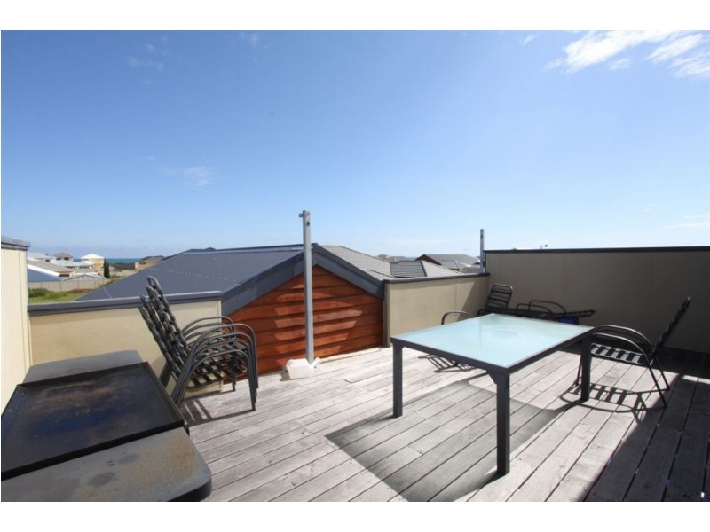 111 Challenger Road, Madora Bay WA 6210