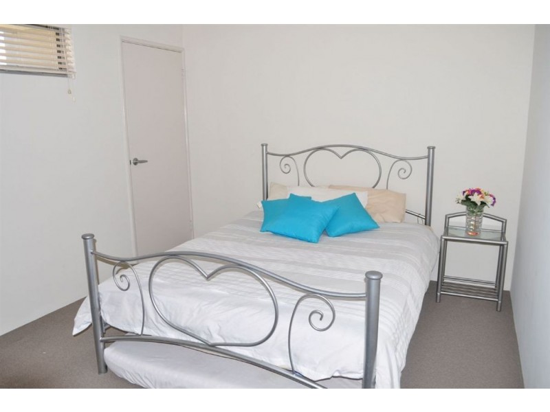 13 Karon Vista, Halls Head WA 6210