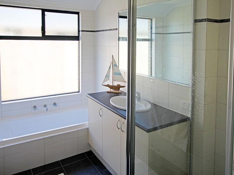 11 Breynia Link, Halls Head WA 6210