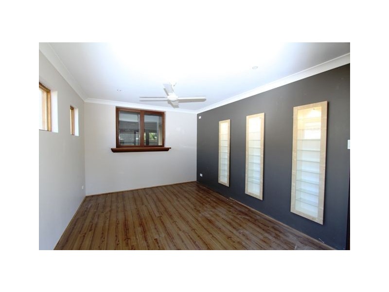 8 Maria Place, Dudley Park WA 6210