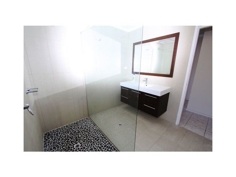 8 Maria Place, Dudley Park WA 6210