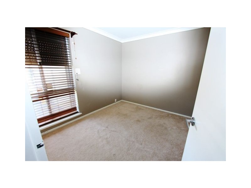 8 Maria Place, Dudley Park WA 6210