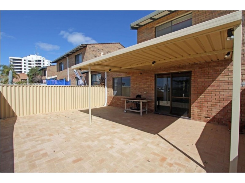 7/35A Halls Head Parade, Halls Head WA 6210