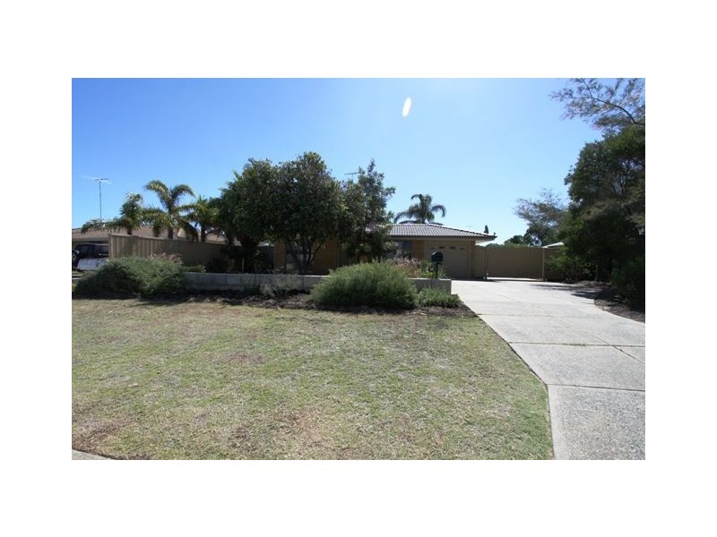 13 Oak Ave, Dudley Park WA 6210