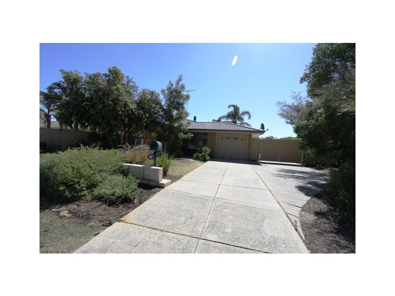 13 Oak Ave, Dudley Park WA 6210