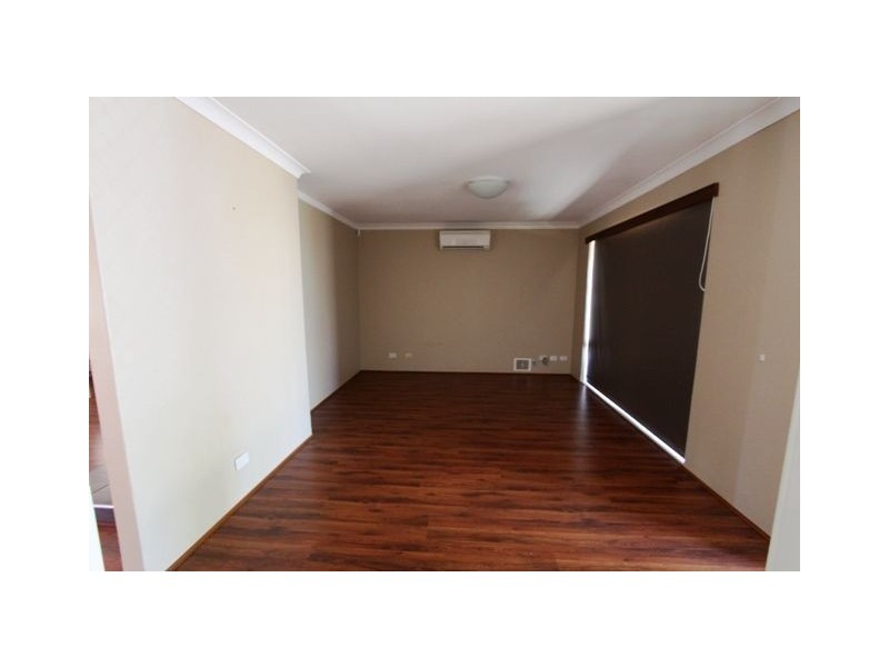 13 Oak Ave, Dudley Park WA 6210