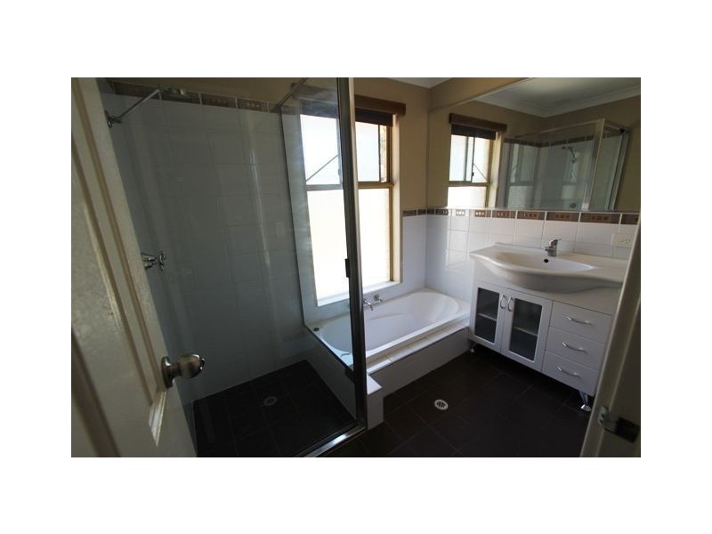 13 Oak Ave, Dudley Park WA 6210