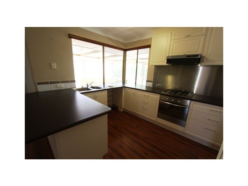 13 Oak Ave, Dudley Park WA 6210