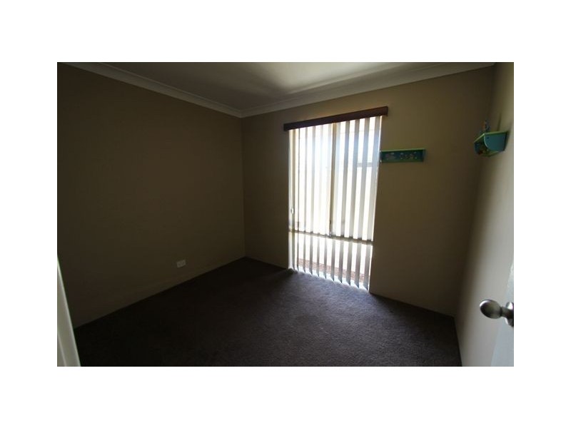 13 Oak Ave, Dudley Park WA 6210