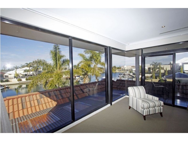 18 Amity Cove, Halls Head WA 6210