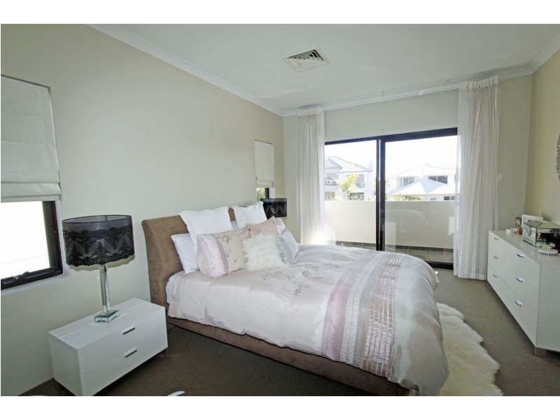 18 Amity Cove, Halls Head WA 6210
