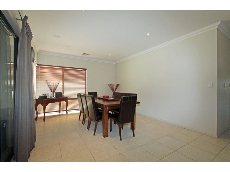 67 Darwin Terrace, Dudley Park WA 6210