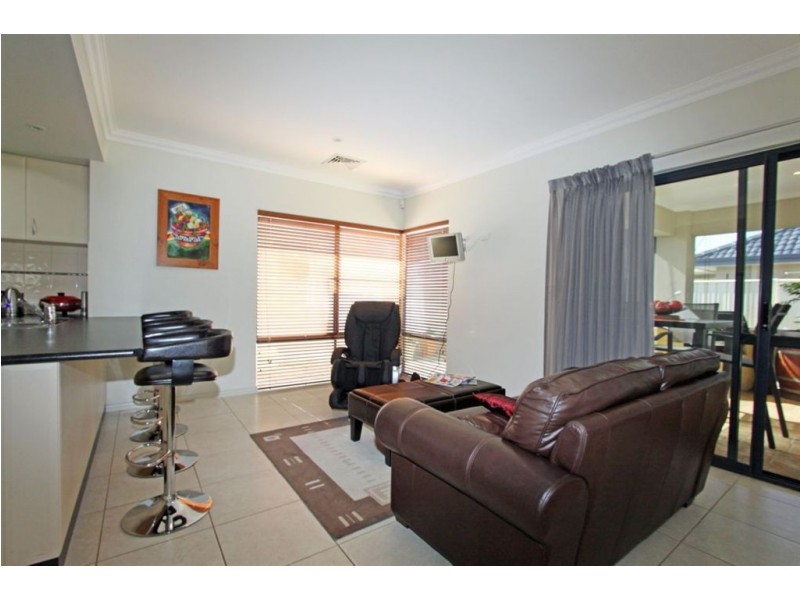 67 Darwin Terrace, Dudley Park WA 6210