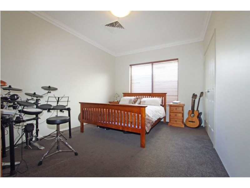 67 Darwin Terrace, Dudley Park WA 6210