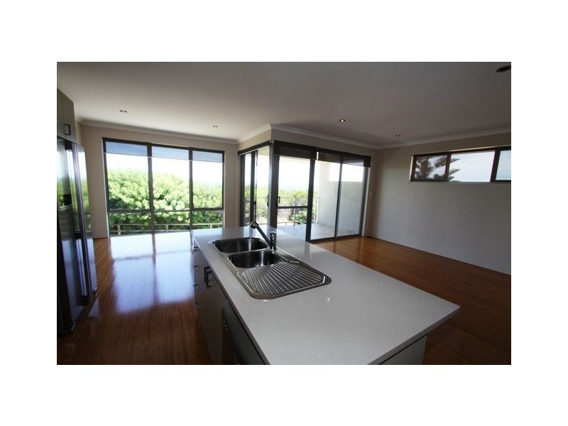 4 Coral Court, Halls Head WA 6210