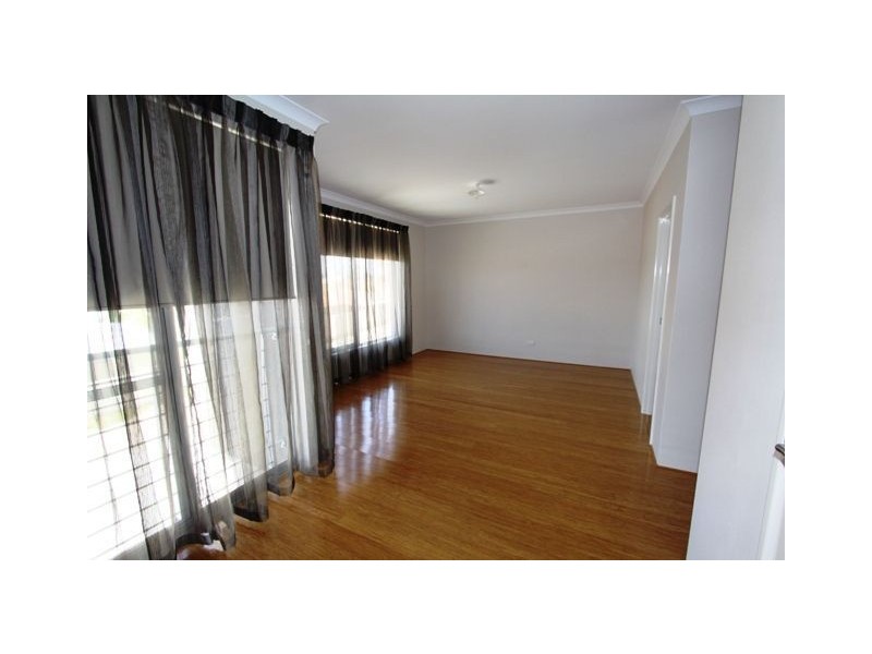 4 Coral Court, Halls Head WA 6210