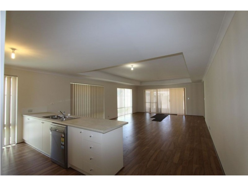 11 Cooeyup Close, Ravenswood WA 6208