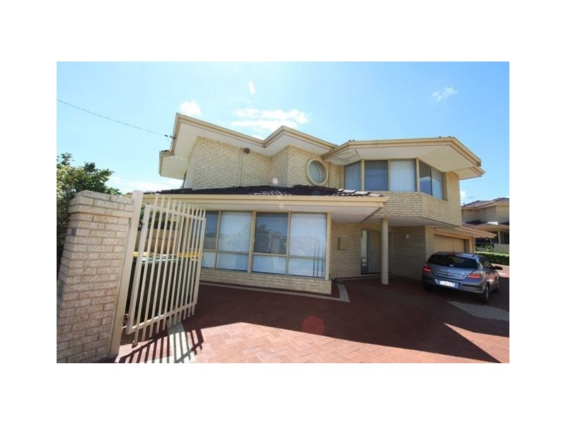 A/50 Halls Head Pde, Halls Head WA 6210