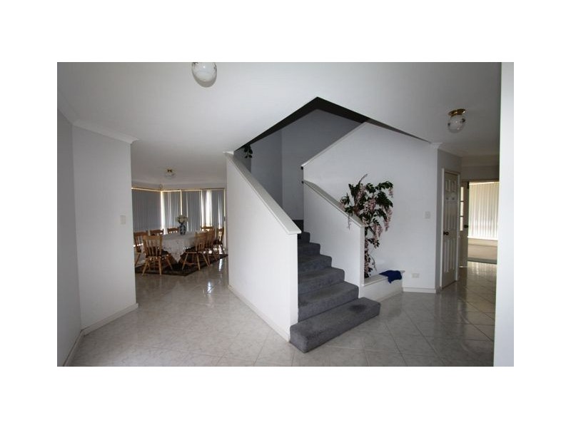 A/50 Halls Head Pde, Halls Head WA 6210