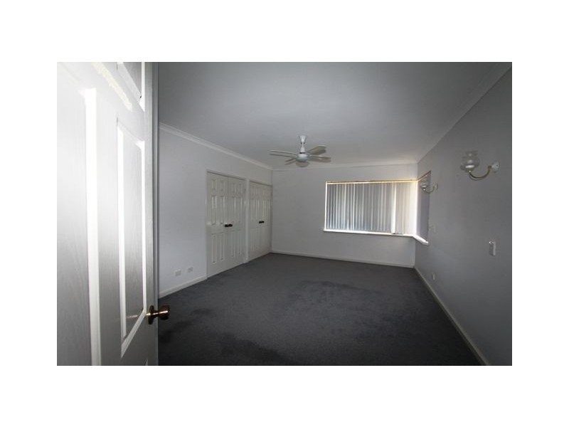 A/50 Halls Head Pde, Halls Head WA 6210