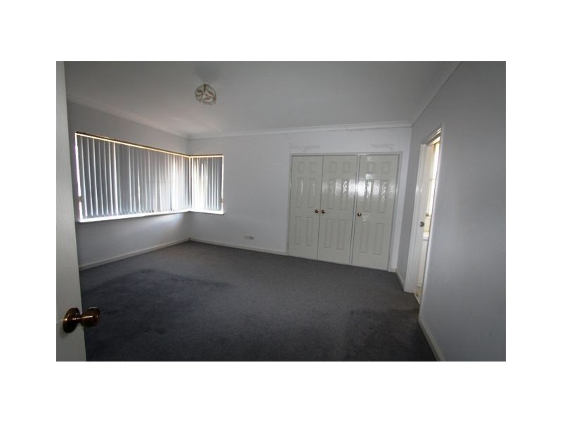 A/50 Halls Head Pde, Halls Head WA 6210