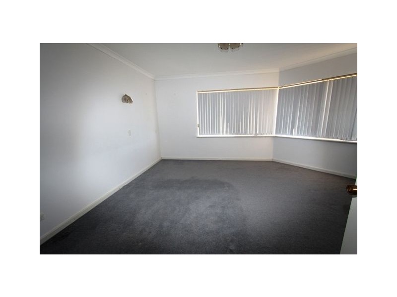 A/50 Halls Head Pde, Halls Head WA 6210