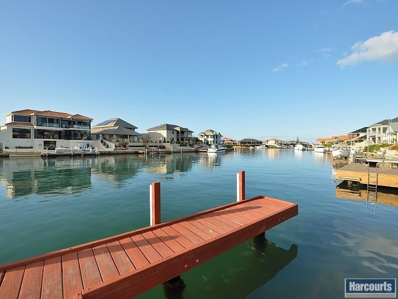 20 Santavea Mews, Halls Head WA 6210