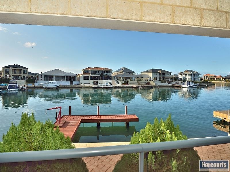 20 Santavea Mews, Halls Head WA 6210