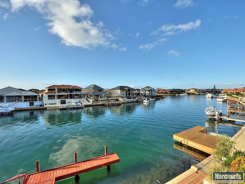 20 Santavea Mews, Halls Head WA 6210