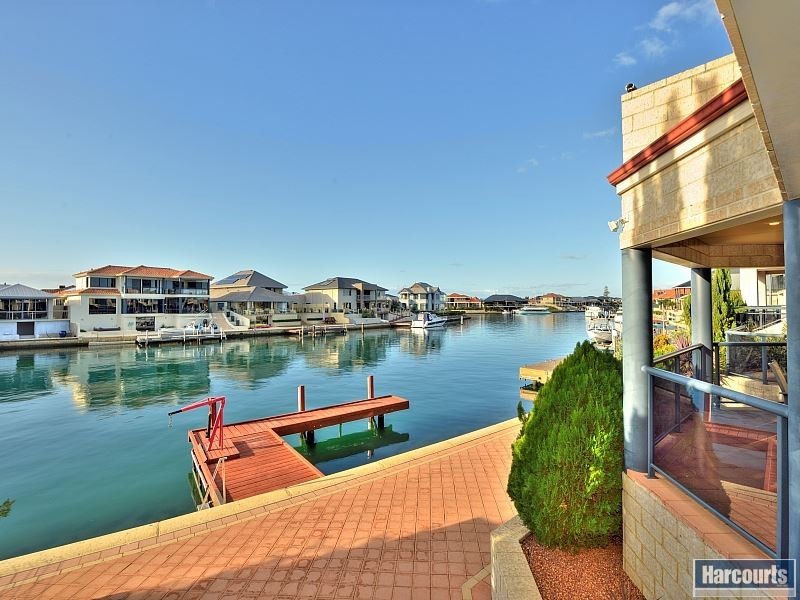 20 Santavea Mews, Halls Head WA 6210