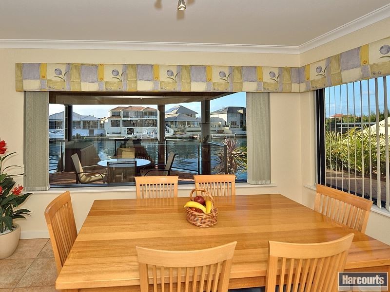 20 Santavea Mews, Halls Head WA 6210