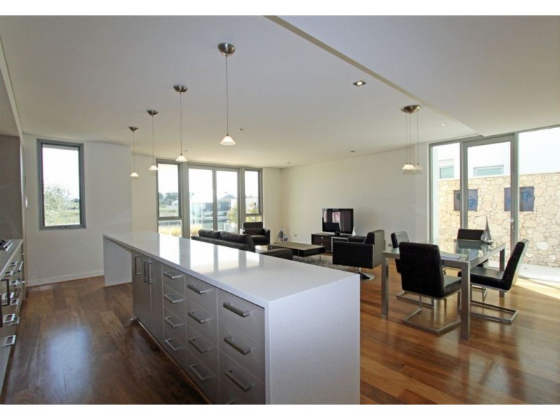 21 Tradewinds Retreat, Dudley Park WA 6210