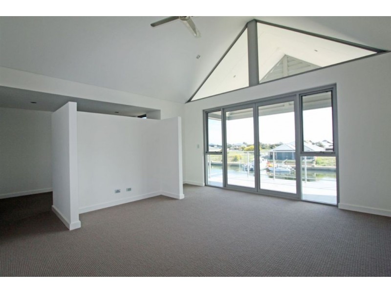 21 Tradewinds Retreat, Dudley Park WA 6210