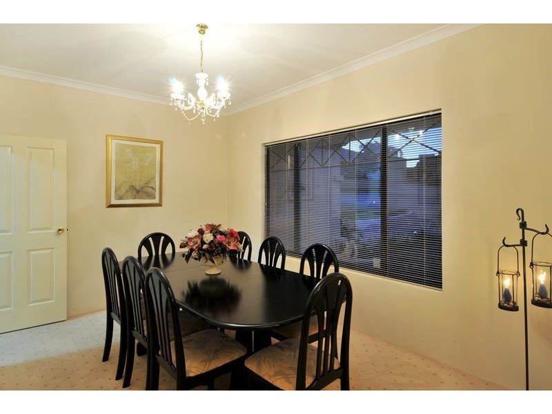 6 Wave Court, San Remo WA 6210