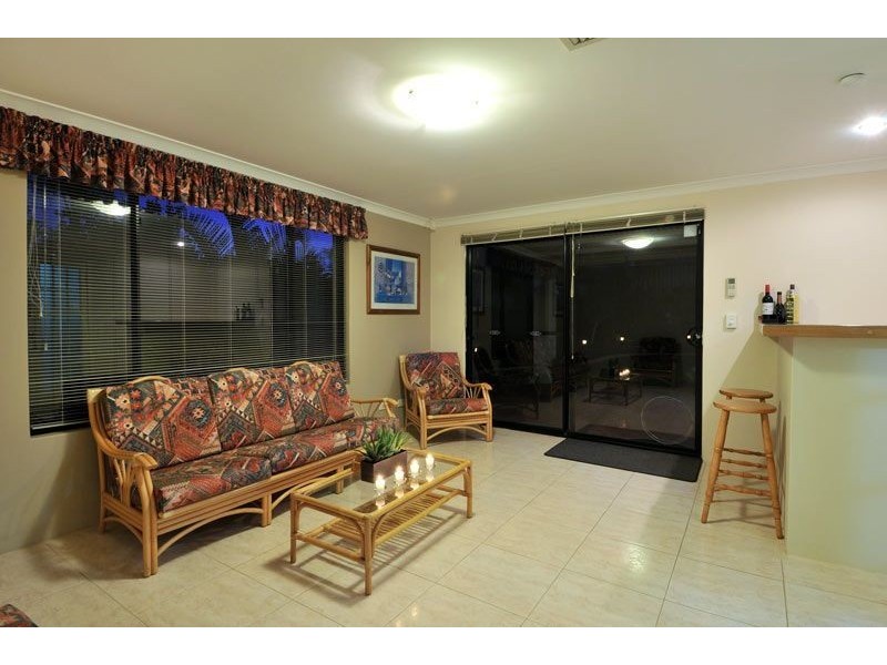 6 Wave Court, San Remo WA 6210