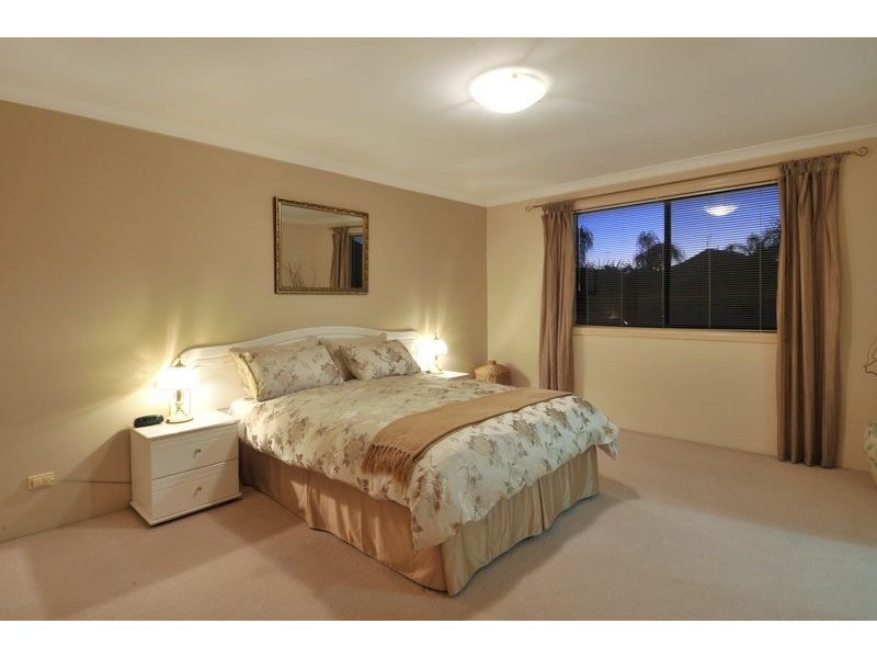 6 Wave Court, San Remo WA 6210