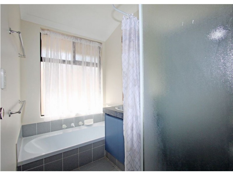 2 Jovan Place, Greenfields WA 6210