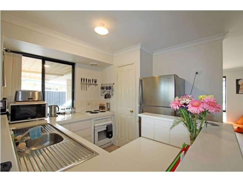 5B Hibiscus Rise, Halls Head WA 6210