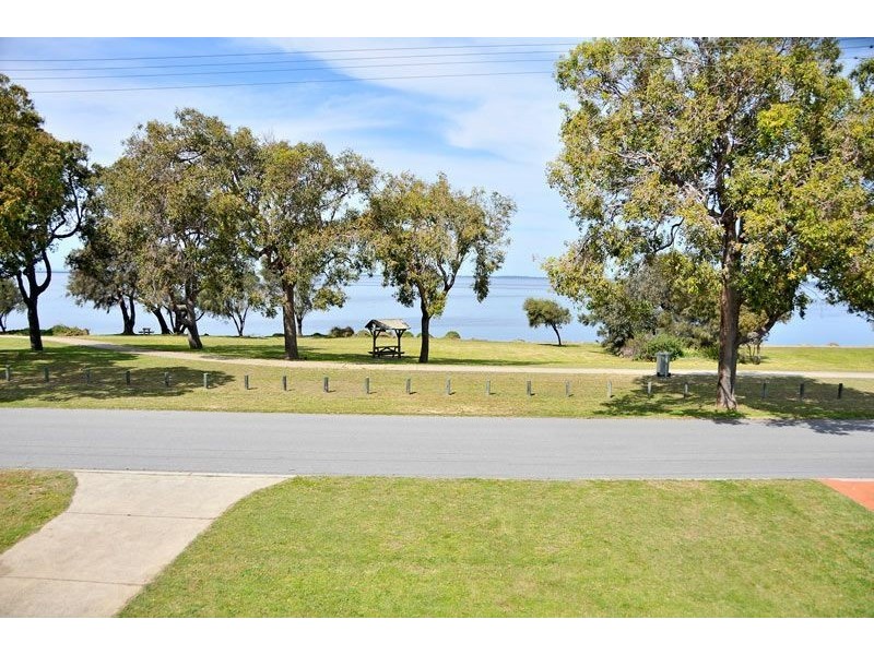 40 Peel Parade, Coodanup WA 6210