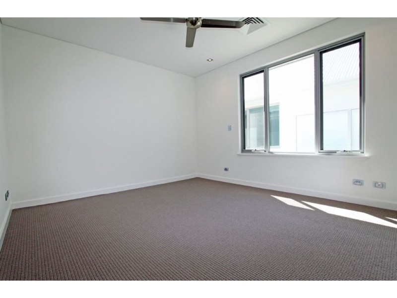 21 Tradewinds Retreat, Dudley Park WA 6210