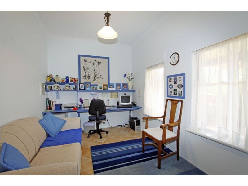 32 Dorothy Ave, Falcon WA 6210