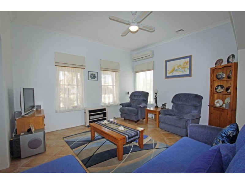 32 Dorothy Ave, Falcon WA 6210