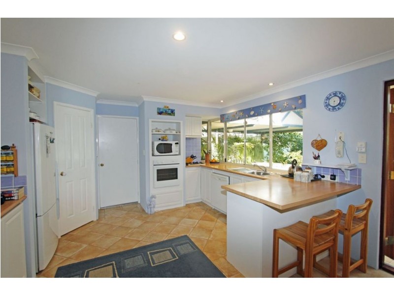 32 Dorothy Ave, Falcon WA 6210